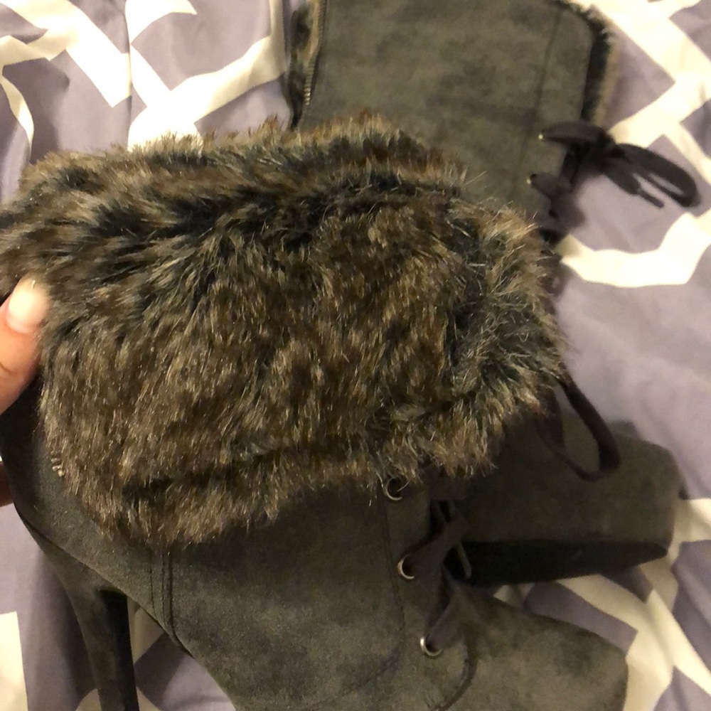 Heels - Picture 4 of 7